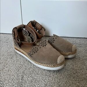 Crown Vintage Tan Espadrilles with Perforated Design